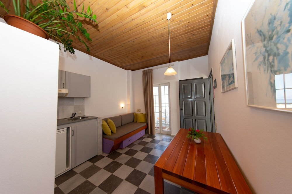 Фото Manias Hotel Apartments