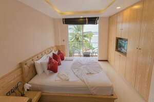 Гостиница Hathaa Beach Maldives
