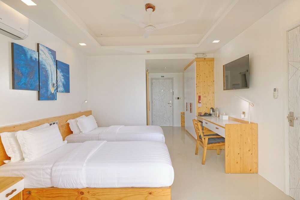 Фото Luau Beach Inn