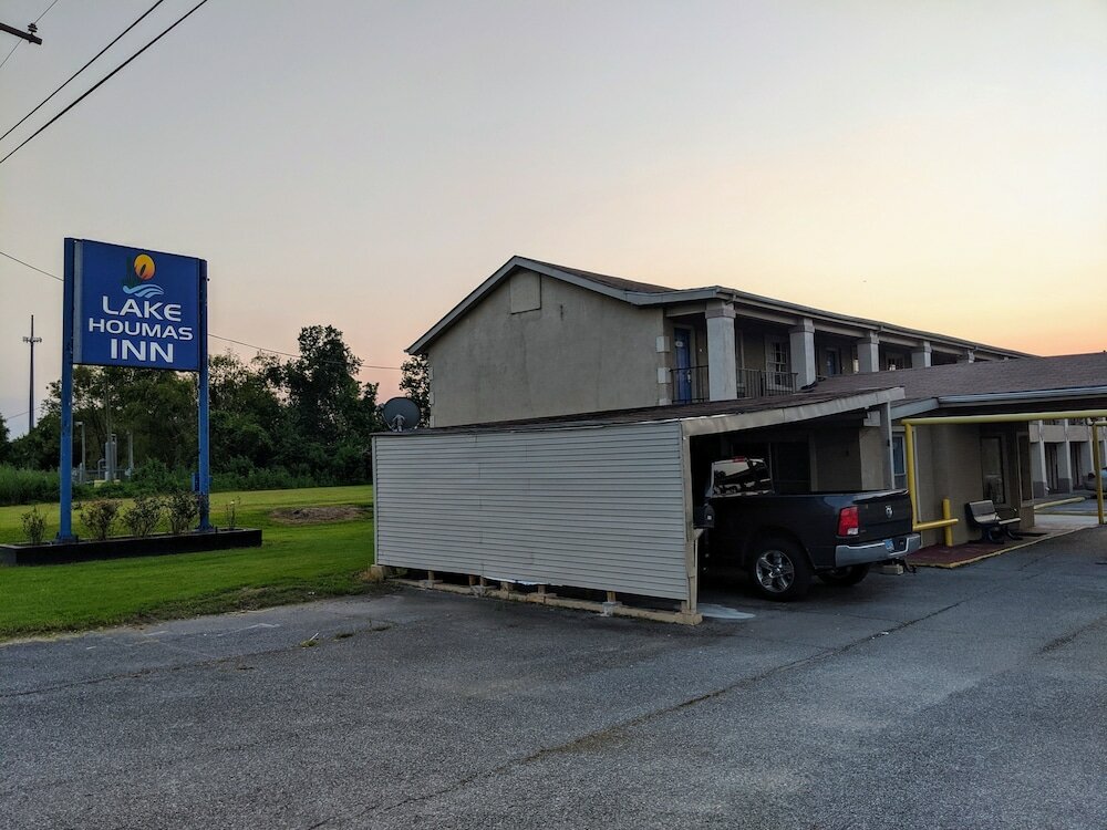 Фото Lake Houma Inn