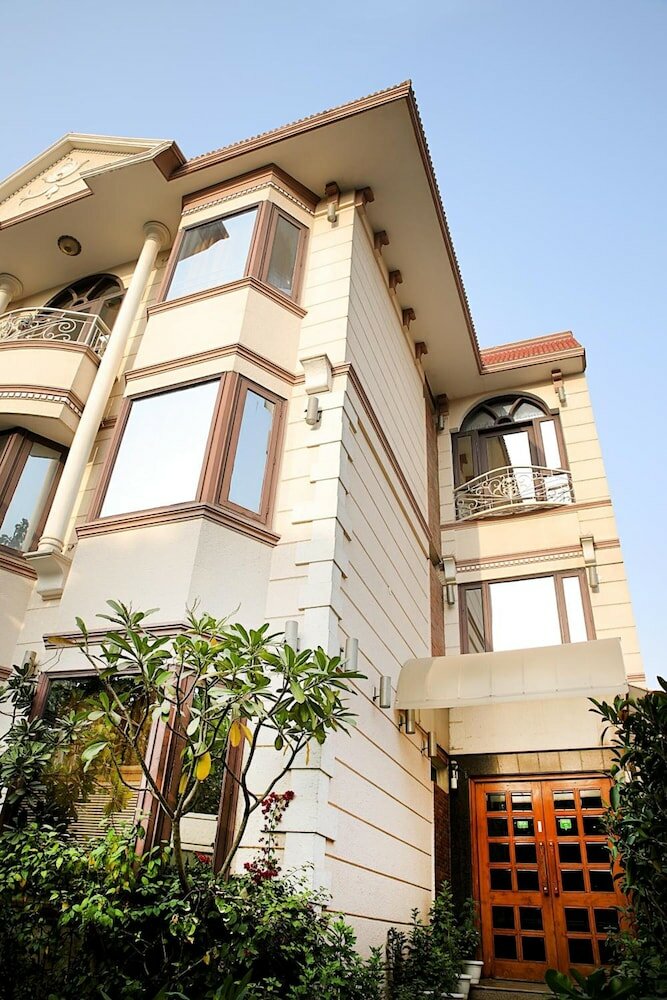 Фото Ahuja Residency Cyber City I