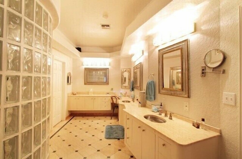 Фото Live Oaks Bed and Breakfast