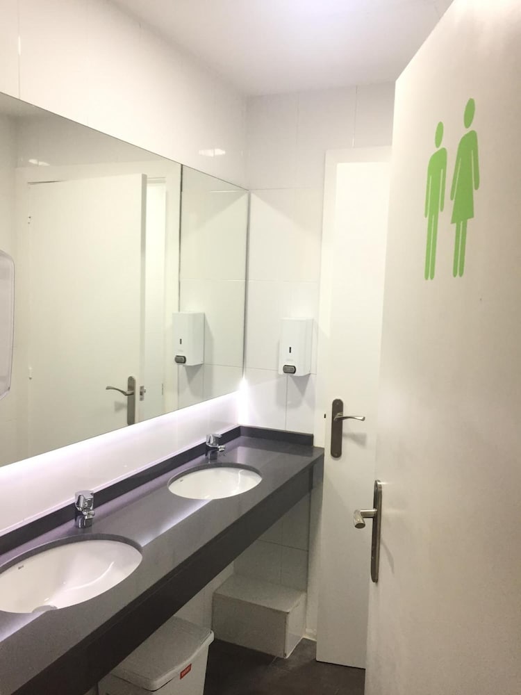 Фото Alberguinn Youth Hostel