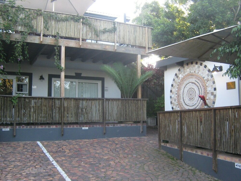 Фото La Boheme Bed and Breakfast