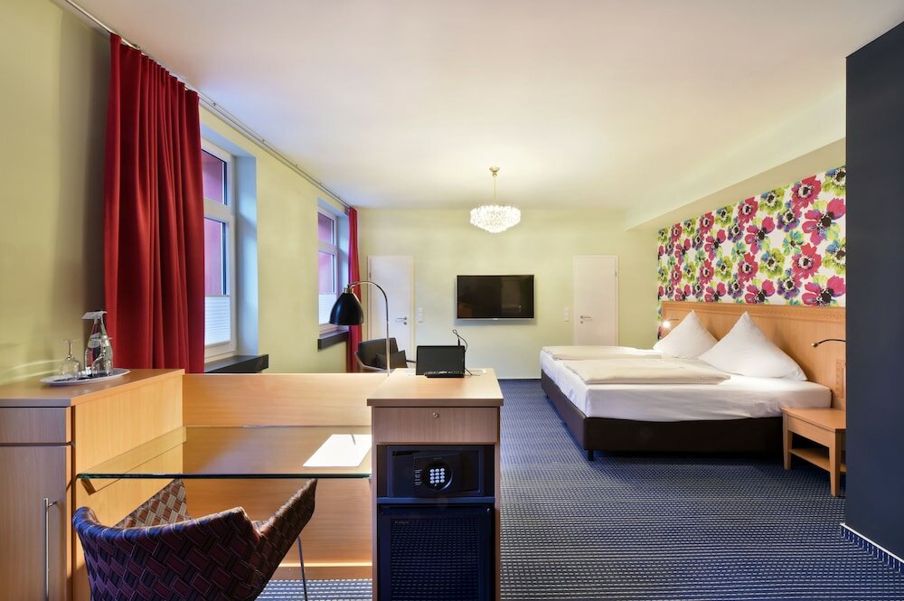 Фото 146038874193