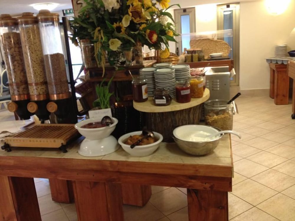 Фото Hotel Marom