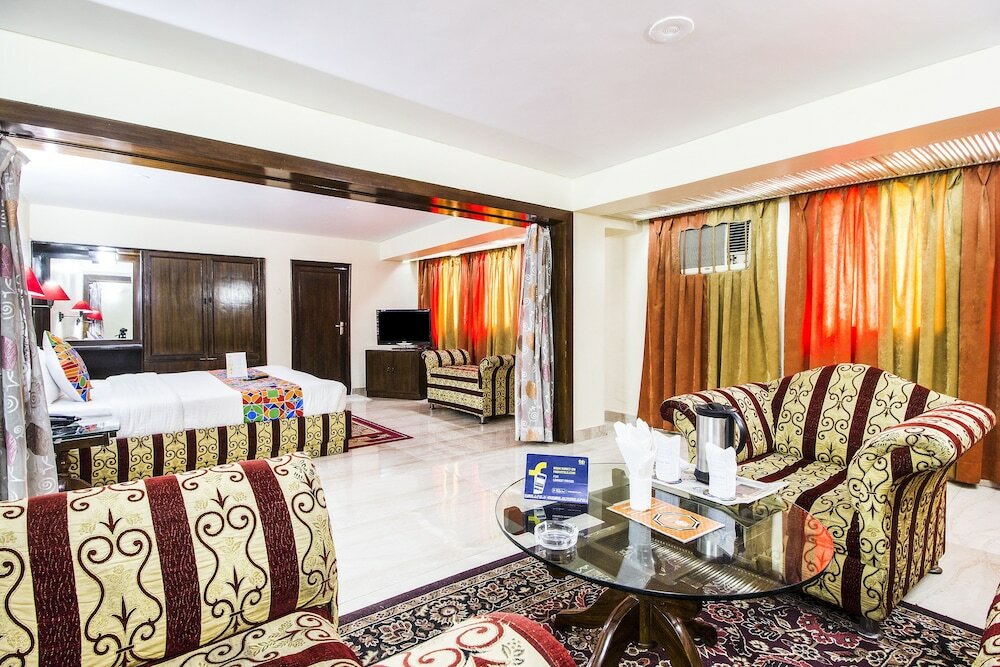 Фото FabHotel Mayfair Inn