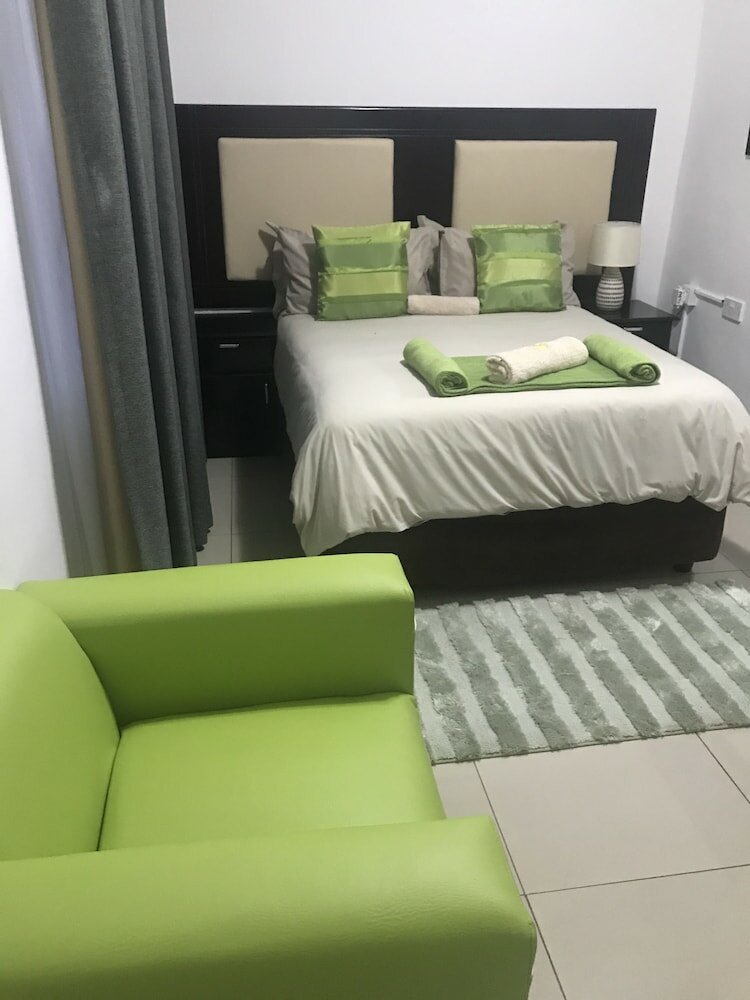 Фото Overflow Guest House