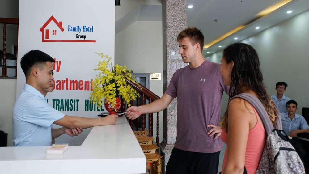 Фото Family Transit Hotel