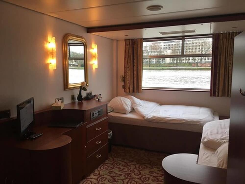 Фото Knm Ms Switzerland II - Frankfurt