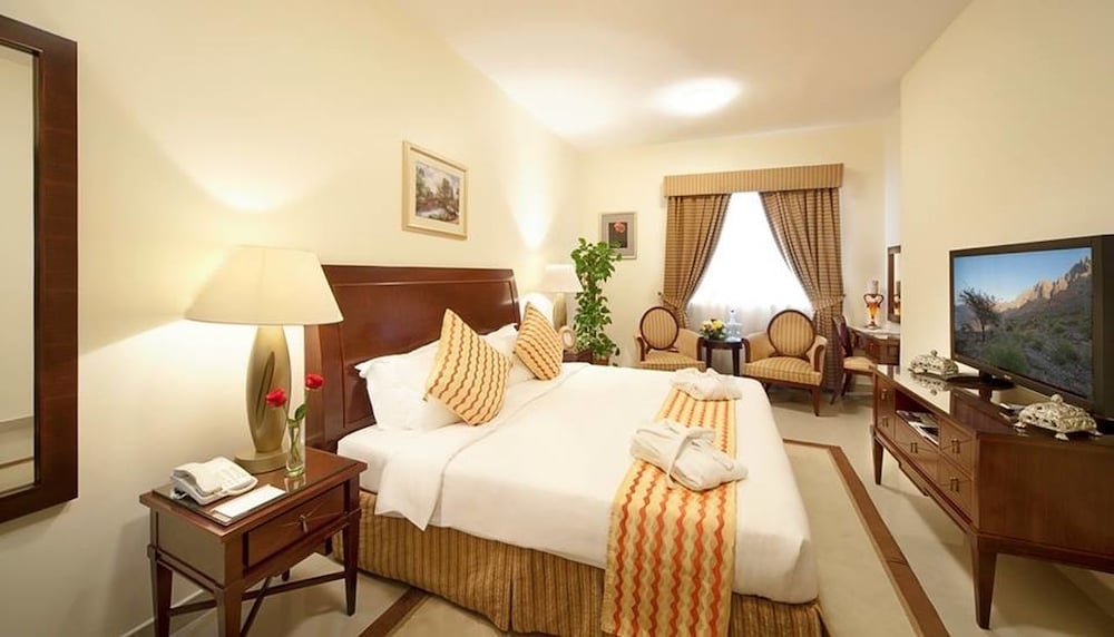 Фото Clifton International Hotel