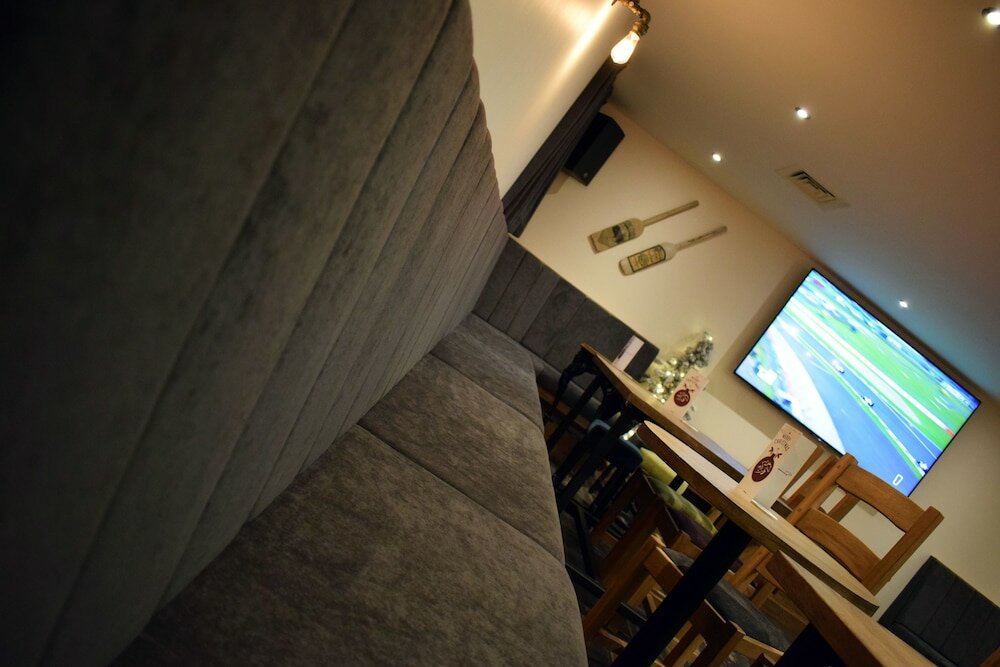 Фото The Horse & Jockey Wessington