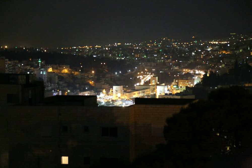 Фото Jabal Amman Hotel