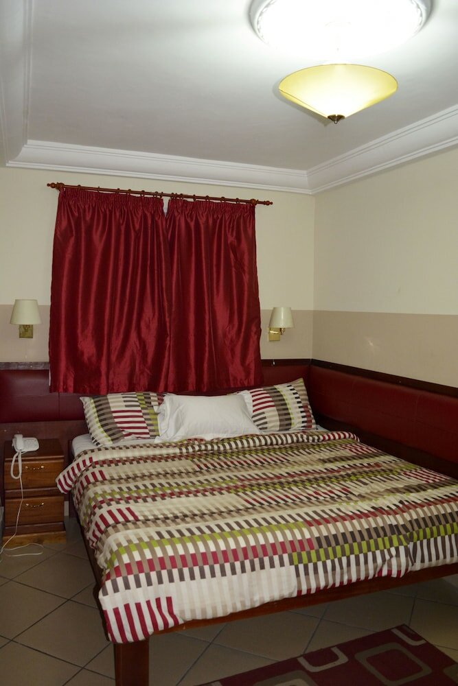 Фото Kunta Kinte