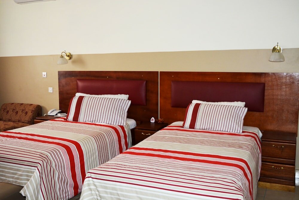 Фото Kunta Kinte