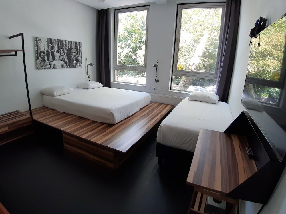 Фото The Arcade Hotel