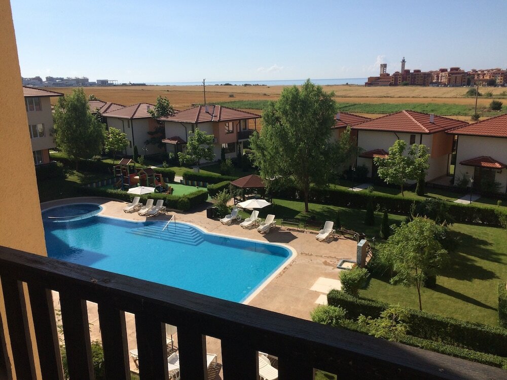 Фото Apartcomplex Chateau Aheloy