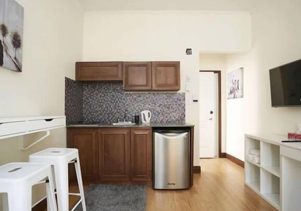 Фото Destination Stays Montreal Downtown