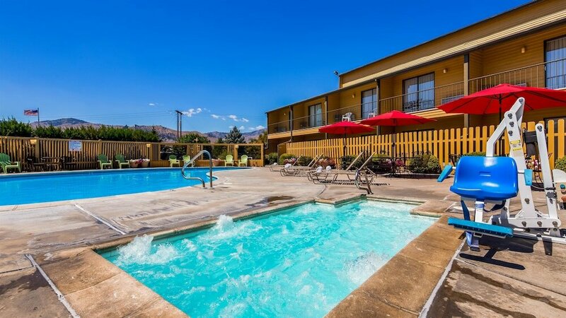 Гостиница SureStay Hotel by Best Western Wenatchee