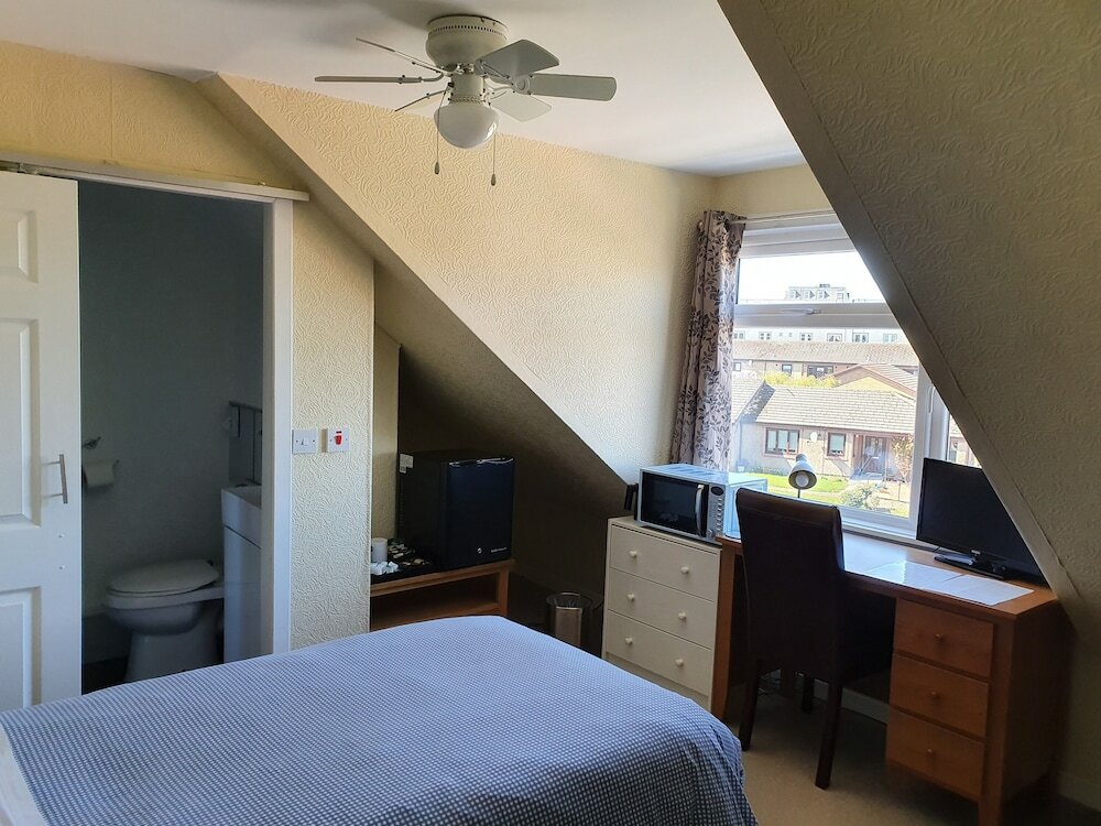 Фото Dean Park Guest House