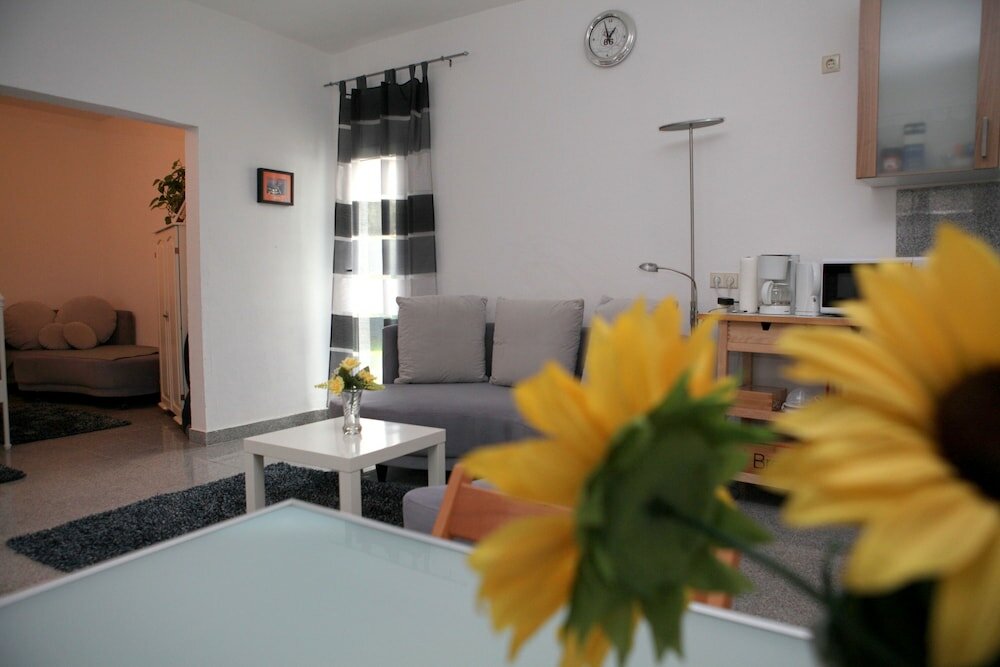 Фото White House Bochum Ehrenfeld