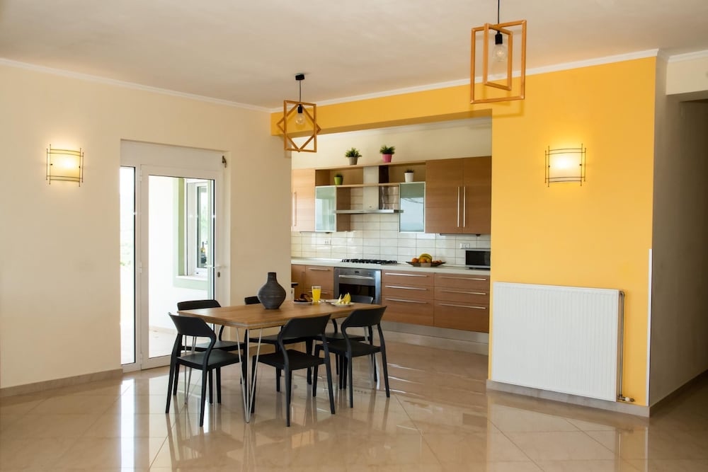 Фото Villa Dimokratia