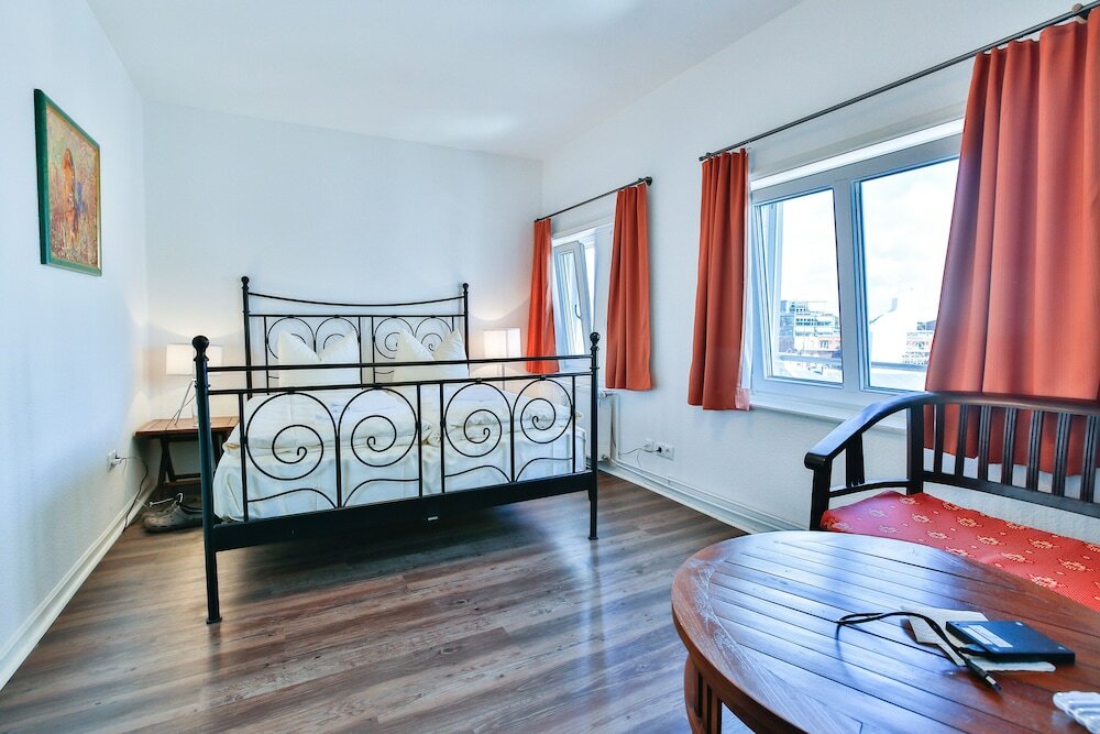 Фото Ferienwohnungen am Holstentor