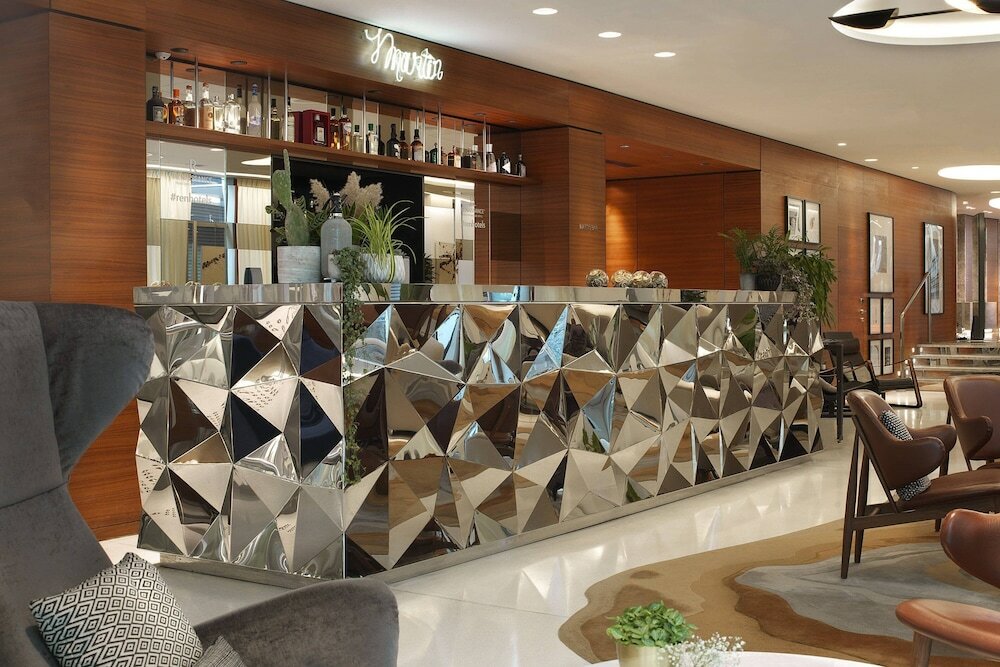 Фото Renaissance Paris Republique Hotel