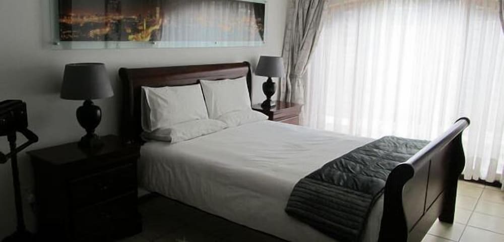 Фото Five A Morris