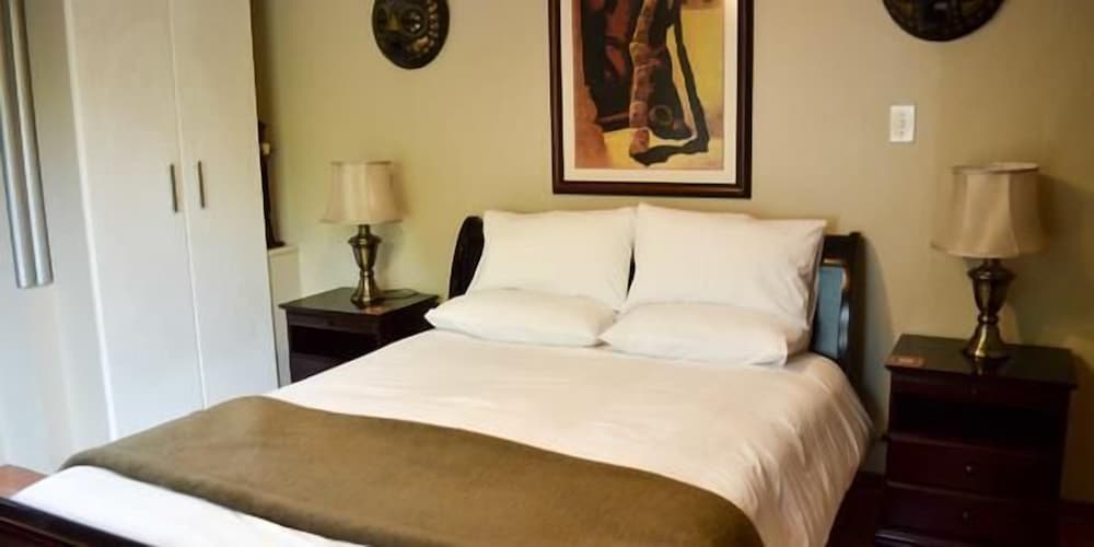 Фото Five A Morris