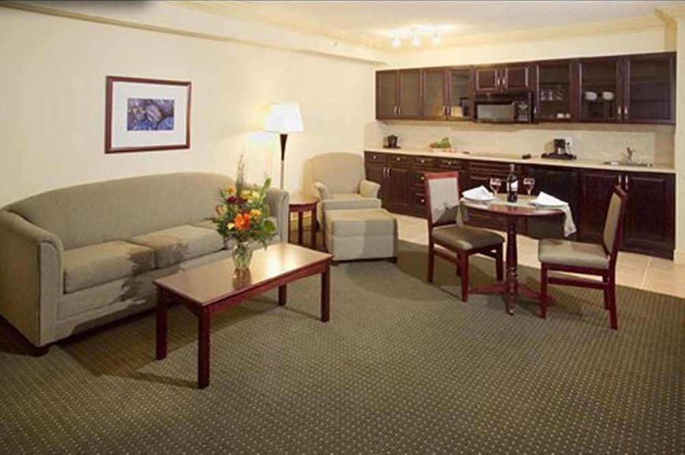 Фото Chateau Nova Kingsway