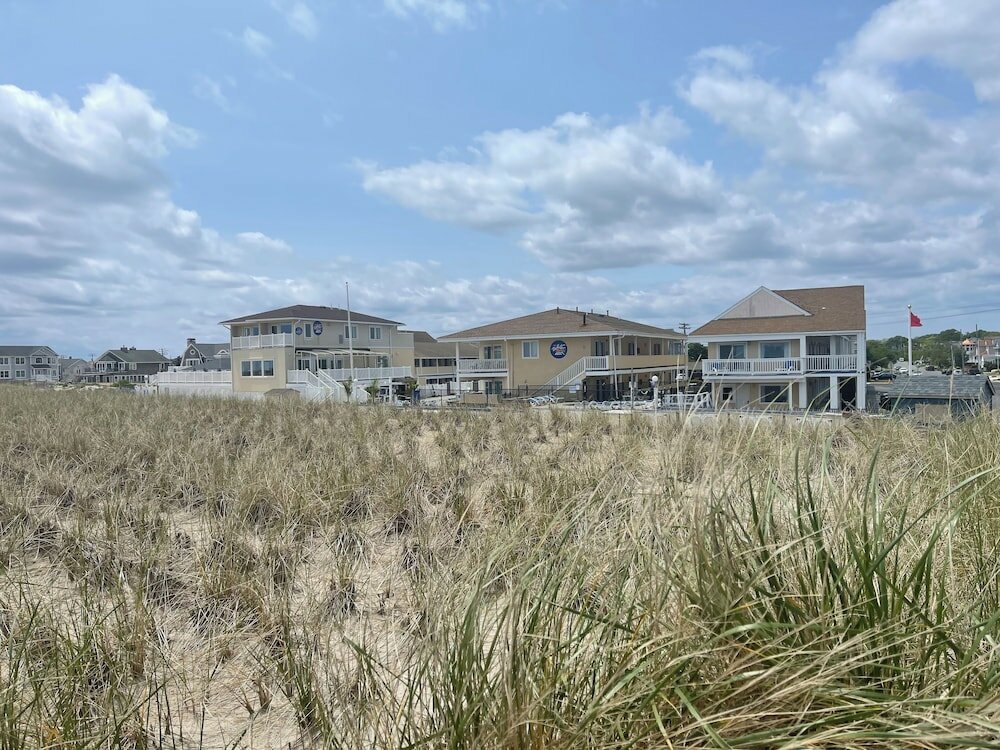 Фото The White Sands Oceanfront Resort & SPA