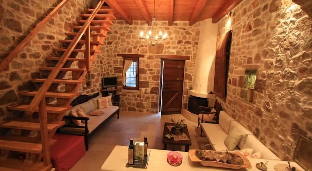 Фото Lithos Traditional Houses