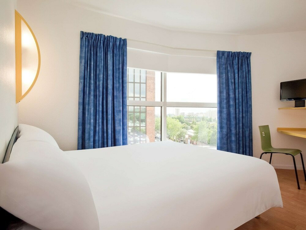 Фото Ibis budget Paris Porte de Montreuil