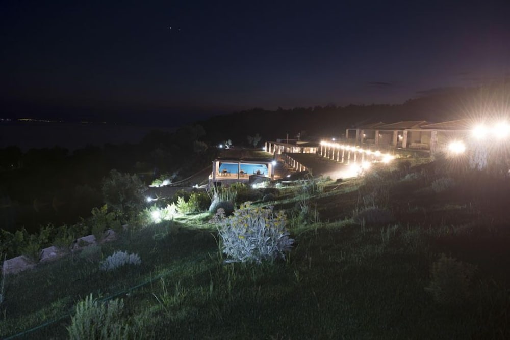 Фото Elimnion Resort