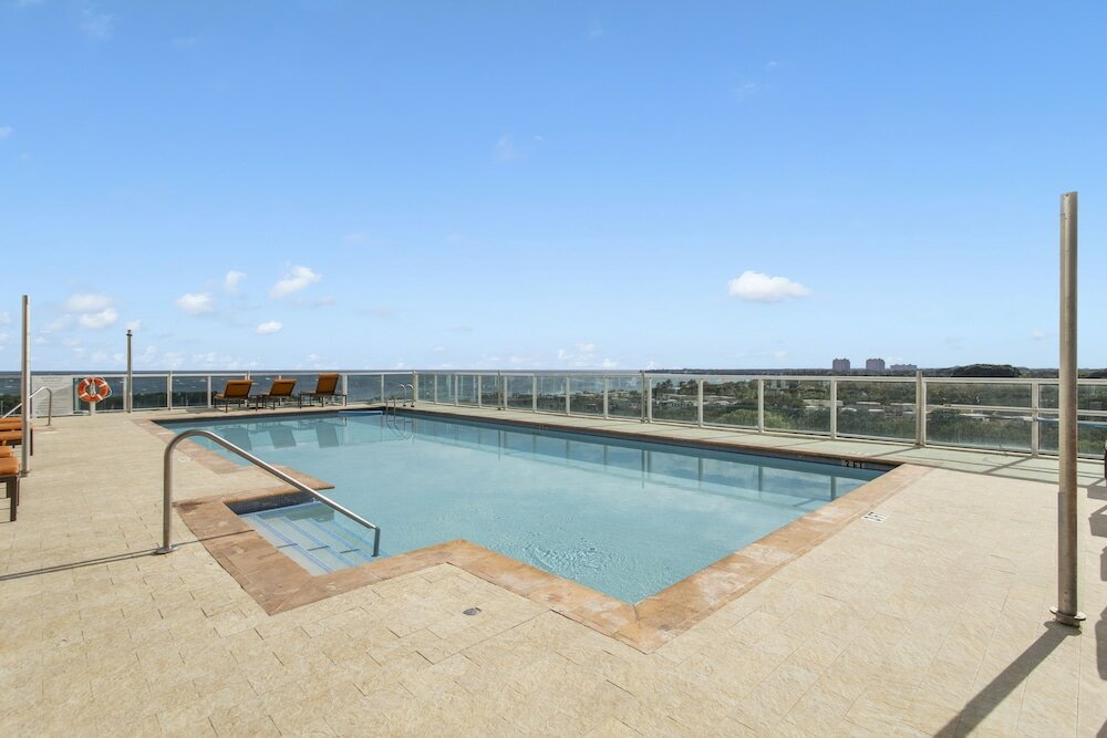 Фото Private Residences at Hotel Arya by SoFLA Vacations