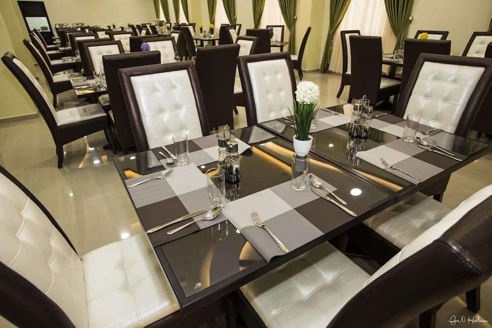 Фото Queen Plaza Hotel