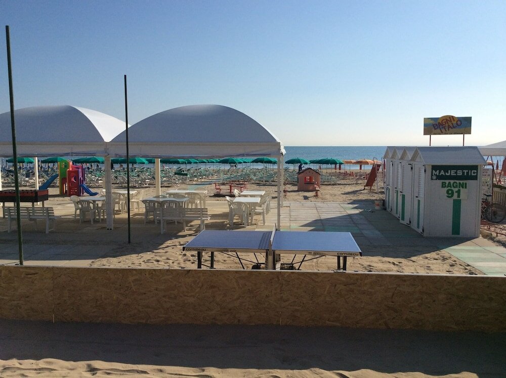 Фото Hotel Majestic