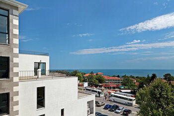 Фото White Rock Castle Hotel