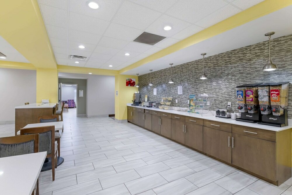 Фото Quality Inn & Suites Carlsbad Caverns Area