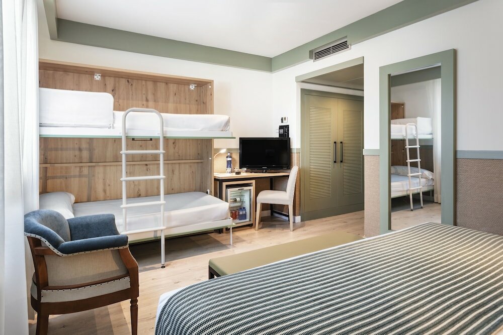 Фото Catalonia Santa Justa