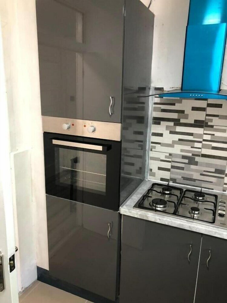 Фото Featherstone Court