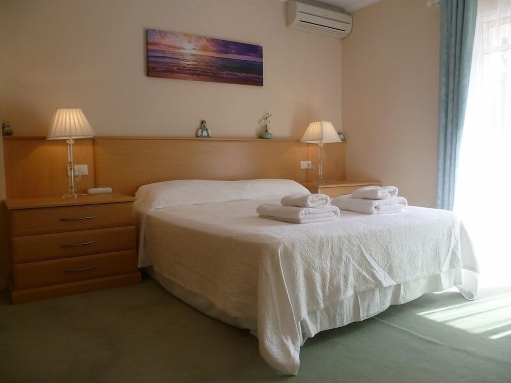 Фото Great Villa Close To Beach - Marbella