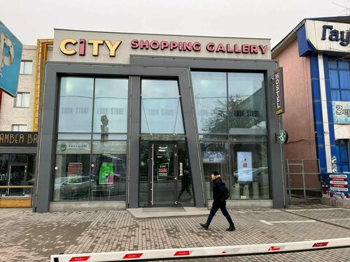 Maftunkor blondalarning XXX fotosuratlari