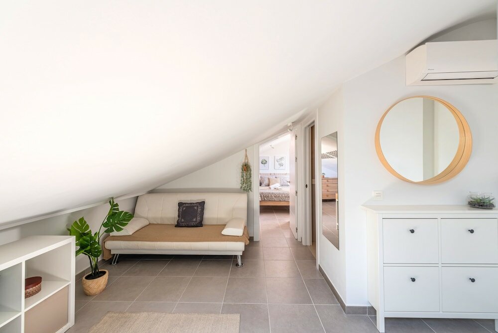 Фото Skysea Holidays City Center Suites