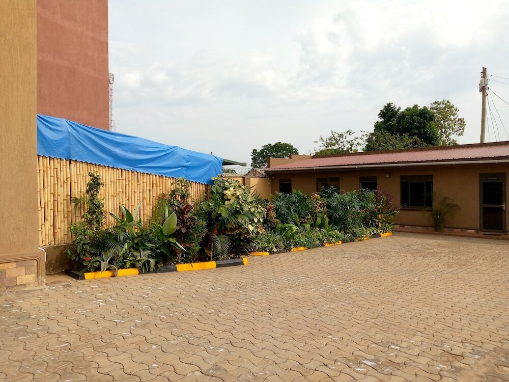 Фото Mbale Emperor's Motel