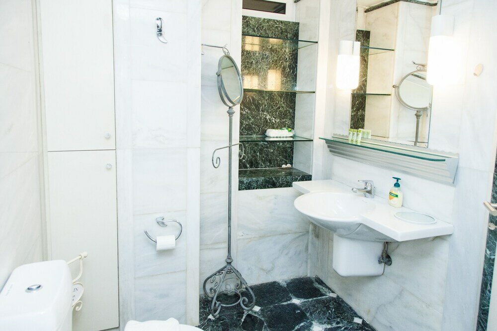 Фото Chic Charming Central Athens Apt