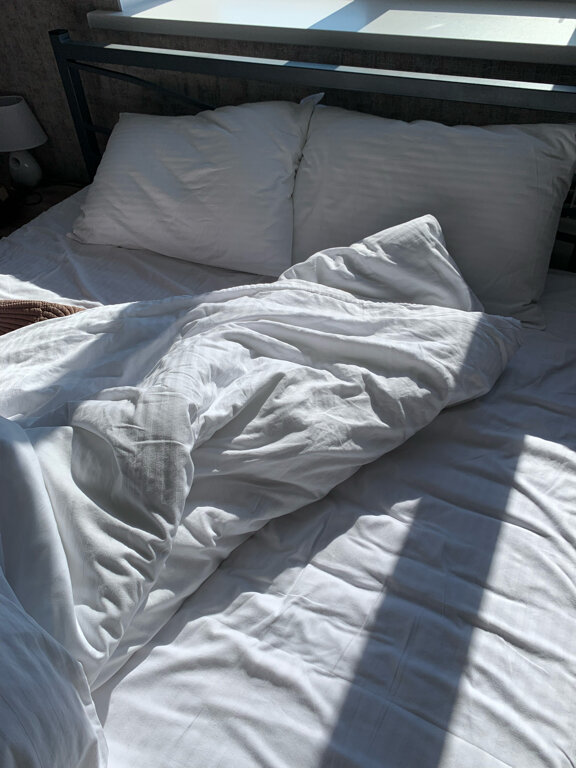 Фото Де факто