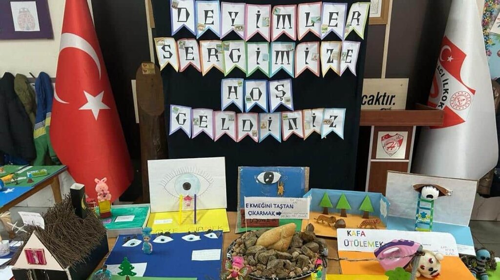 Primary school Helvaci Primary School, Aliaga, photo