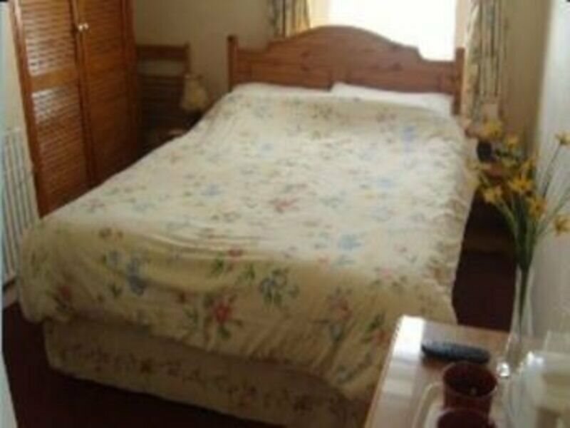 Фото Holly Lodge Guest House